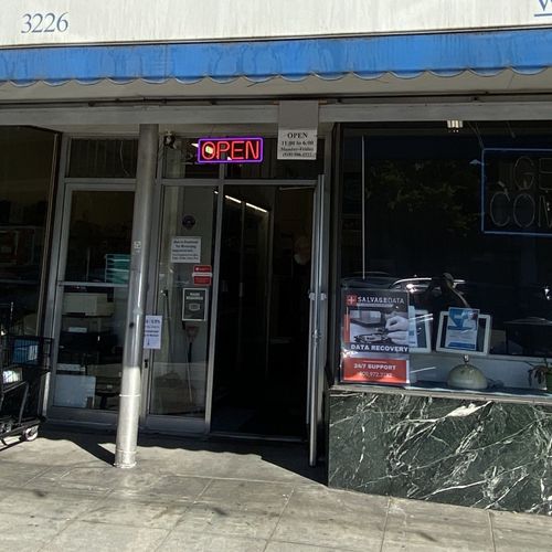 Exterior of the SalvageData location at 3226 Grand Ave, Oakland, CA 94610