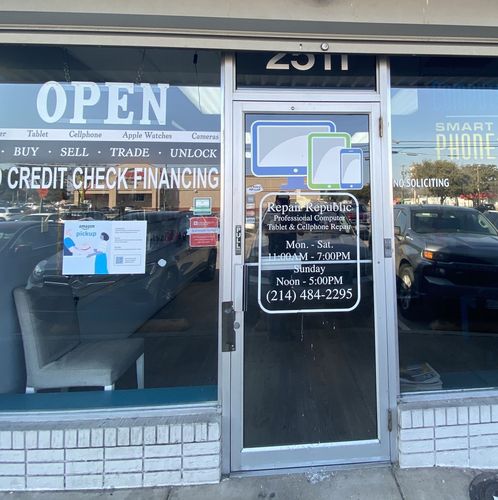 Exterior of the SalvageData location at 2511 S Hampton Rd, Dallas, TX 75224